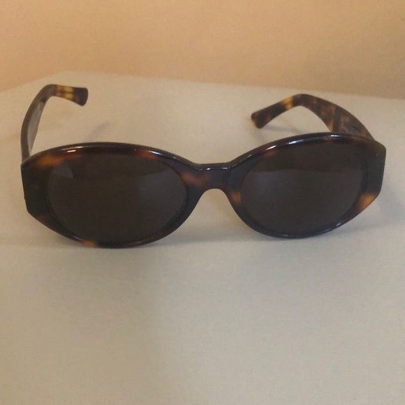 tortoise style glasses